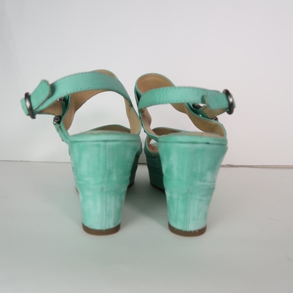 Sold! - Picture 4 of 8